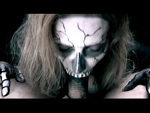 ❤️ Demon famke sûgje hoanne mei har swarte mûle en slikken cum. ❤❌ Homemade porno by ús fy.123sex.ru ☑